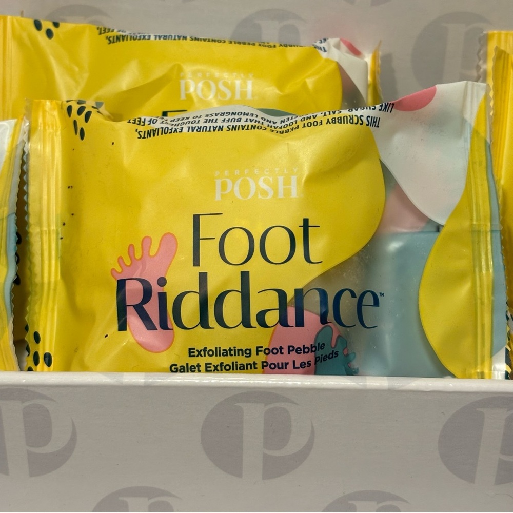 Perfectly Posh Foot Riddance Exfoliating Pebble